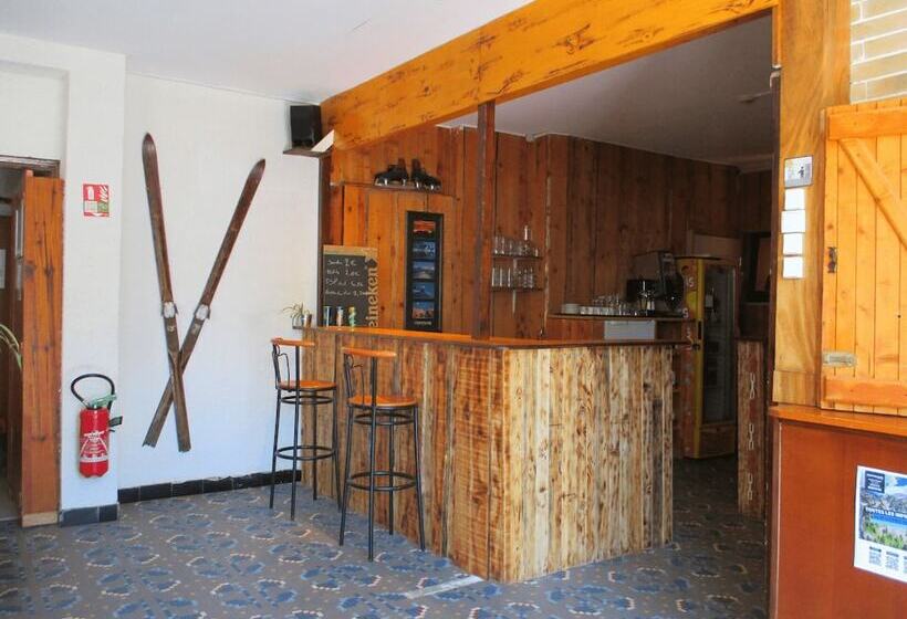 هاستل Auberge De Jeunesse Hi Chamrousse