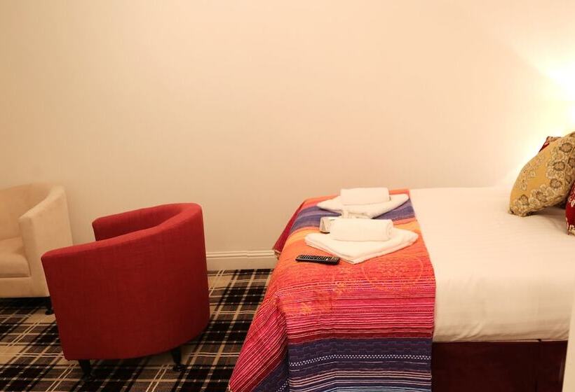 בית מלון כפרי Atz&h Inn