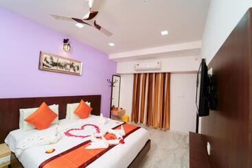 هتل Grand Padappai Residency Gpr