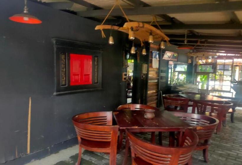 בית מלון כפרי Reddoorz Plus Near Alun Alun Sumenep