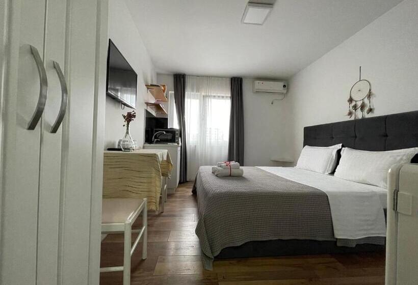 Central Studio Apartments
