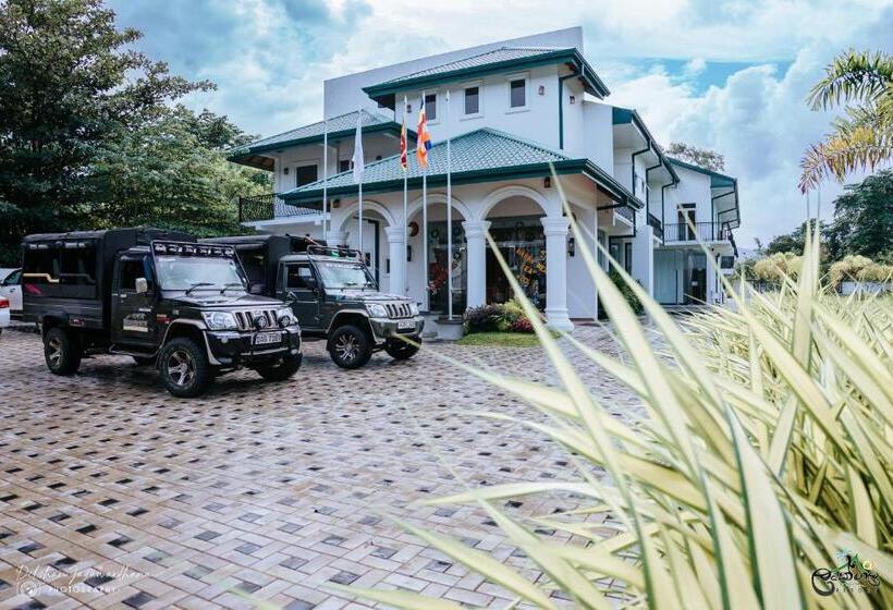 בית מלון כפרי Lakegala Resort