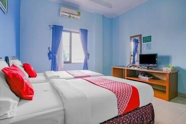 هتل Oyo 90072 Apri Inn Syariah
