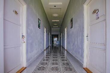 هتل Oyo 90072 Apri Inn Syariah