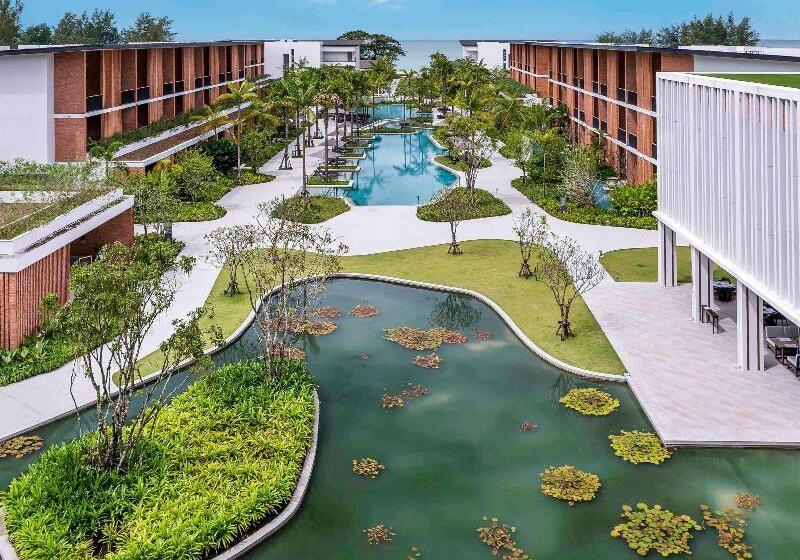 هتل Pullman Khao Lak Resort