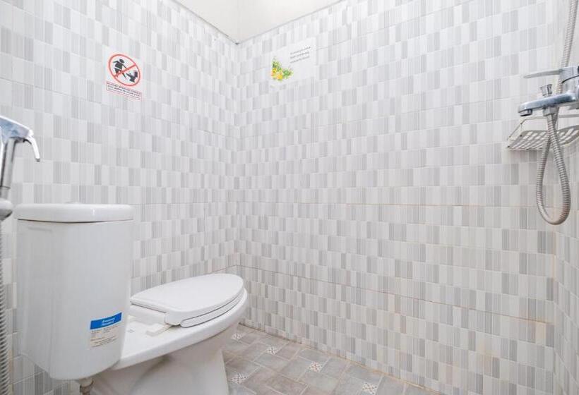 ホテル Reddoorz Near Kampung Inggris Pare