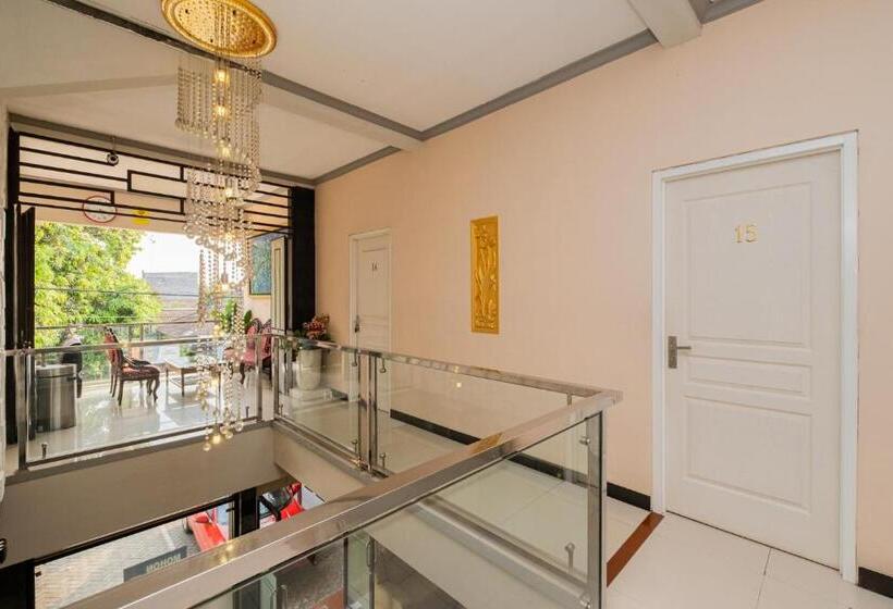 ホテル Reddoorz Near Kampung Inggris Pare