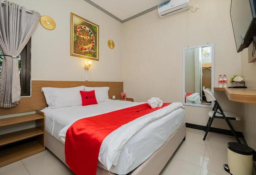 Отель Reddoorz Near Kampung Inggris Pare