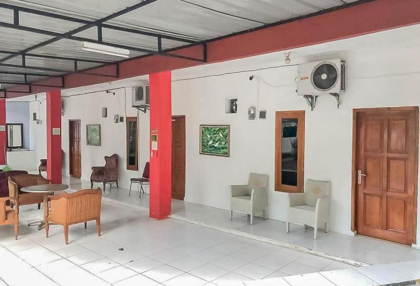 Отель Rumah Panggung Guest House Syariah Mitra Reddoorz