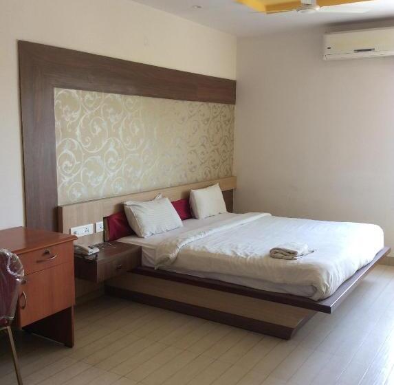 בית מלון כפרי Sri Vaari Residency