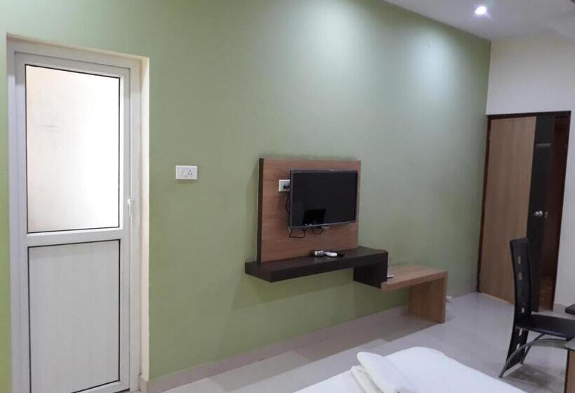בית מלון כפרי Sri Vaari Residency