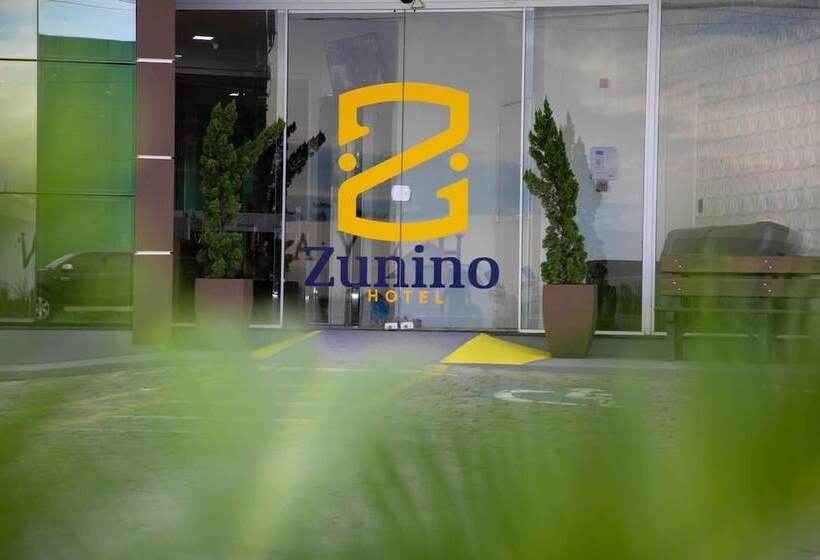酒店 Zunino
