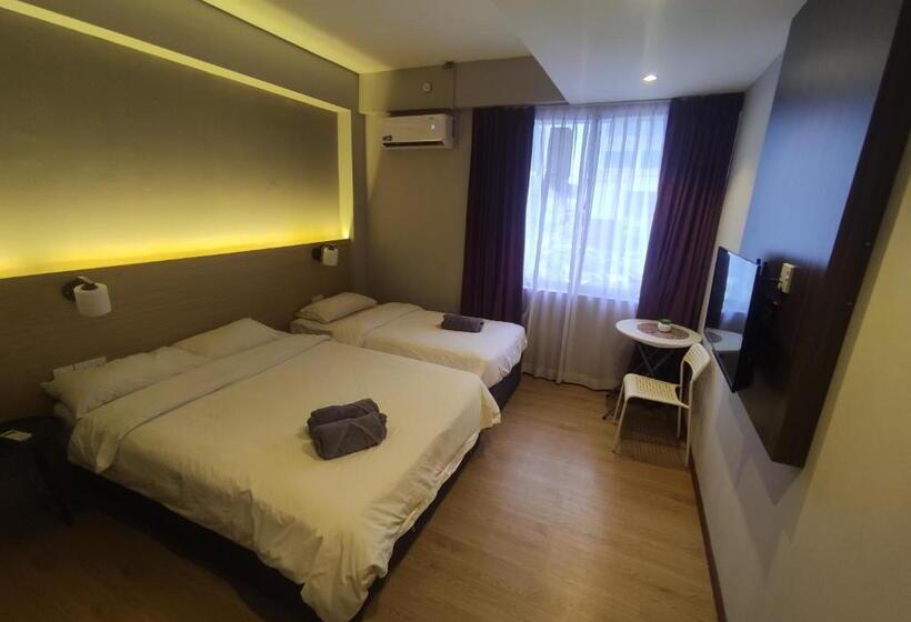 مُتل Ez Suites