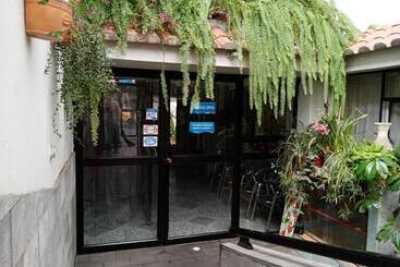 پانسیون Hostal Sauna Water Palace