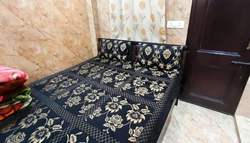 پانسیون Room In Guest Room   Posh S Delhi Foreigners Area, Lajpat Nagar