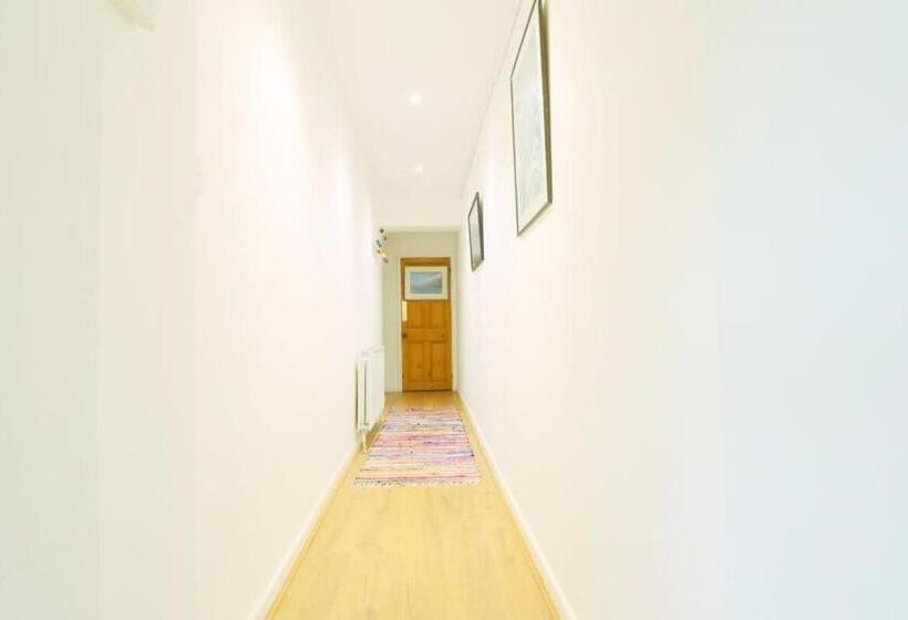 هاستل Unique & Homely Suite With Own Access