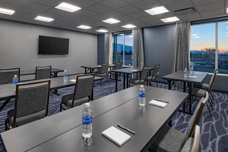 فندق Fairfield Inn & Suites By Marriott Klamath Falls