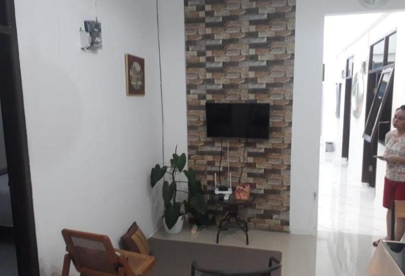 فندق Koolkost @ Jalan Samratulangi Manado (minimum Stay 6 Nights)