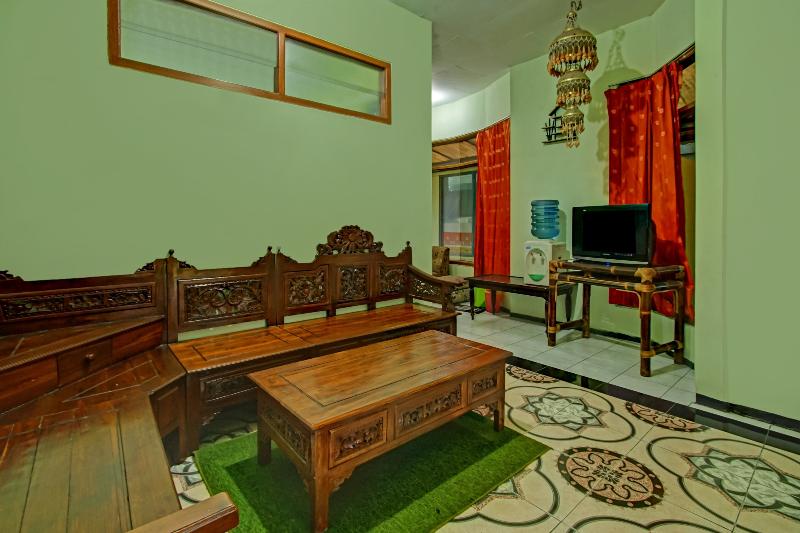 هتل Oyo 90031 Villa Papada