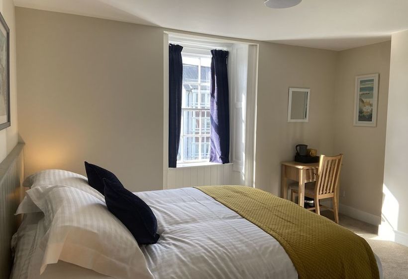 בית מלון כפרי The George Inn