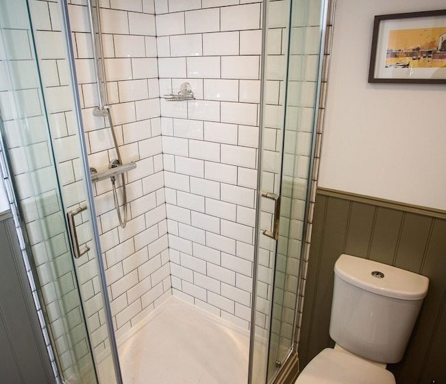 בית מלון כפרי The George Inn