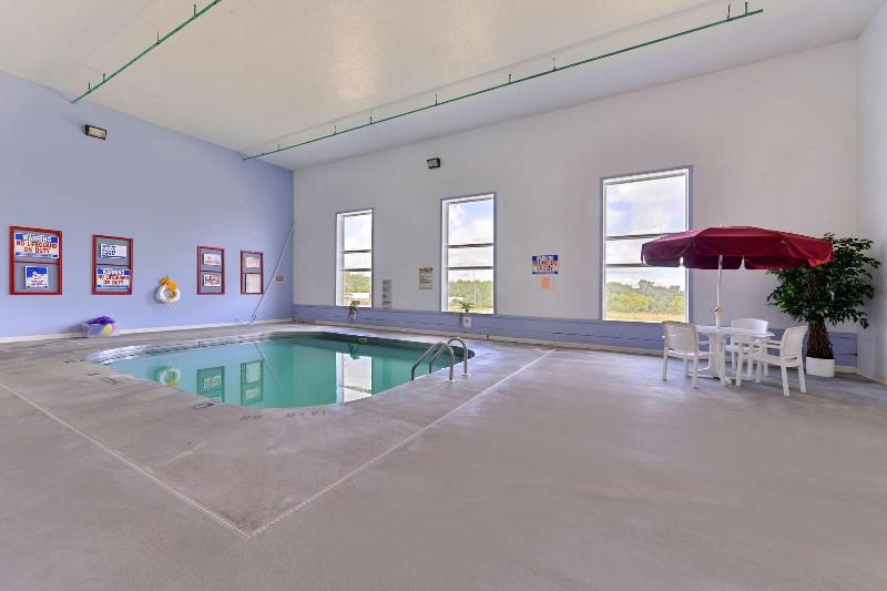 هتل Americas Best Value Inn & Suites Clear Lake