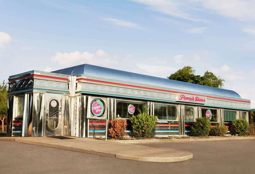 בית מלון כפרי Baymont By Wyndham Hearne