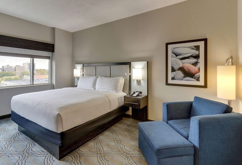 هتل Doubletree By Hilton St. Louis Forest Park