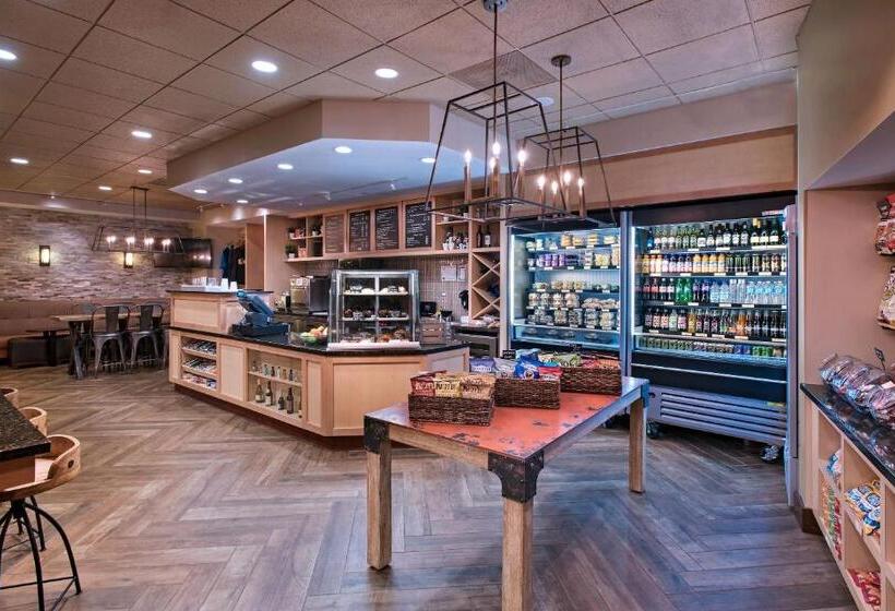 בית מלון כפרי Eaglewood Resort & Spa