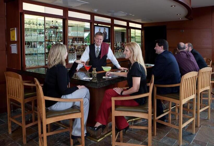 هتل Eaglewood Resort & Spa
