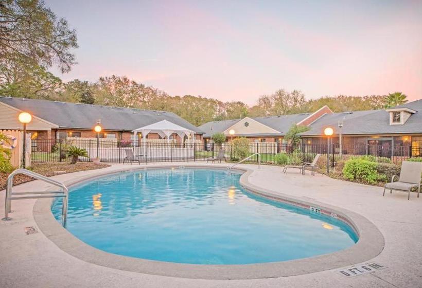 فندق Hospitality Inn