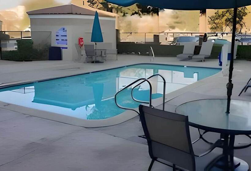 호텔 Inn At Rohnert Park