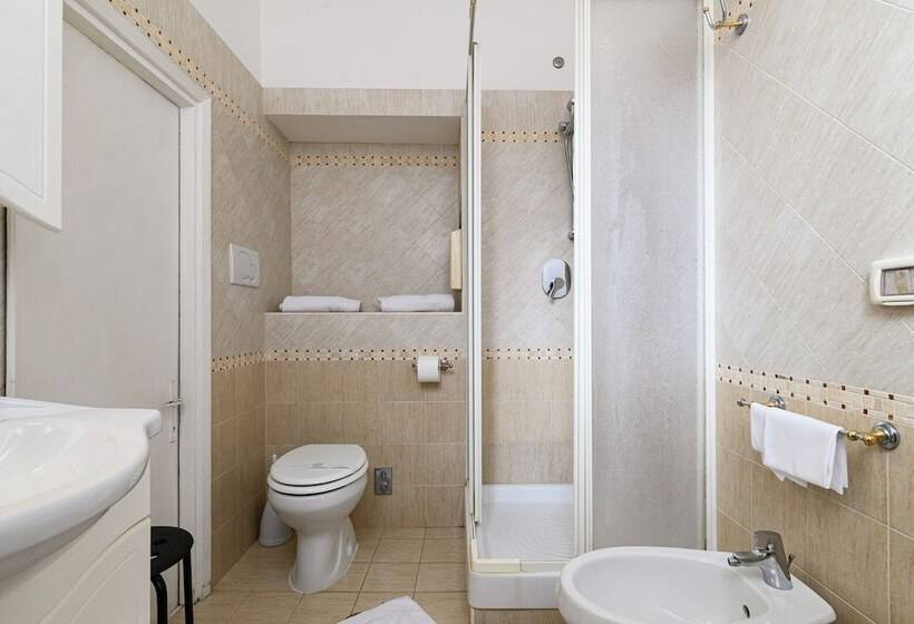 Fotos del hotel Julia:  13