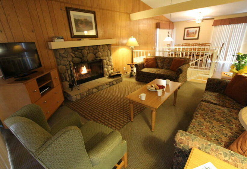 בית מלון כפרי Lake Arrowhead Chalets