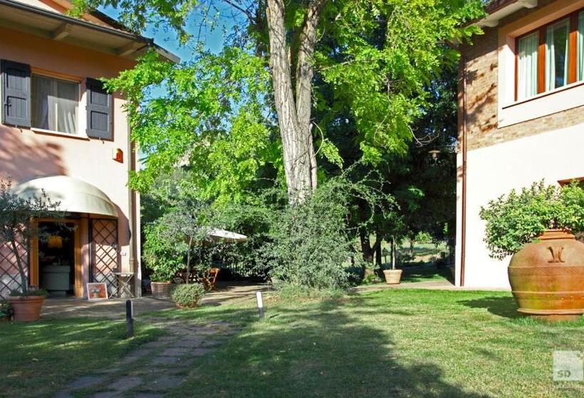 هتل Locanda Dei Cinque Cerri