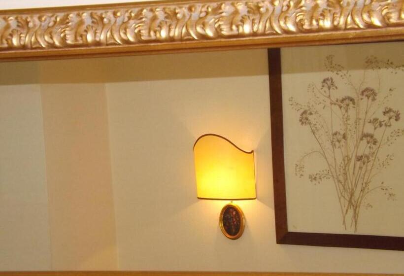 هتل Locanda Dei Cinque Cerri