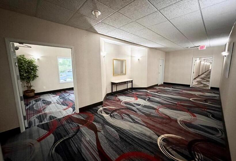 هتل Mainstay Suites Madison Airport