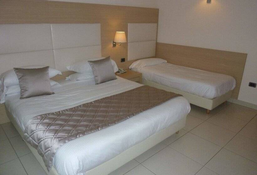 هتل Mediterraneo Palace