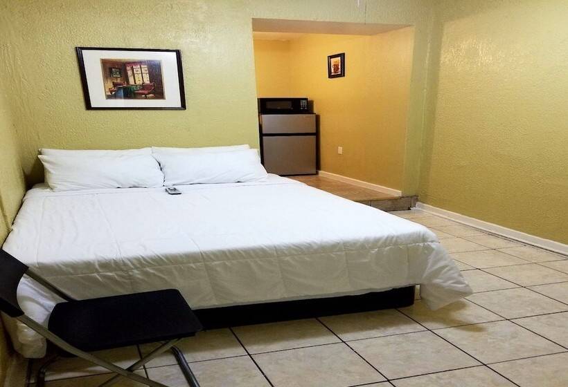 هتل Monterey Inn