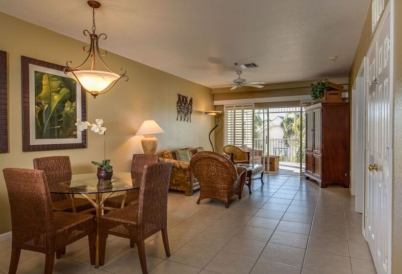 בית מלון כפרי Olde Marco Island Inn And Suites