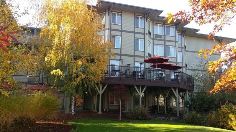 هتل Plaza Inn & Suites At Ashland Creek