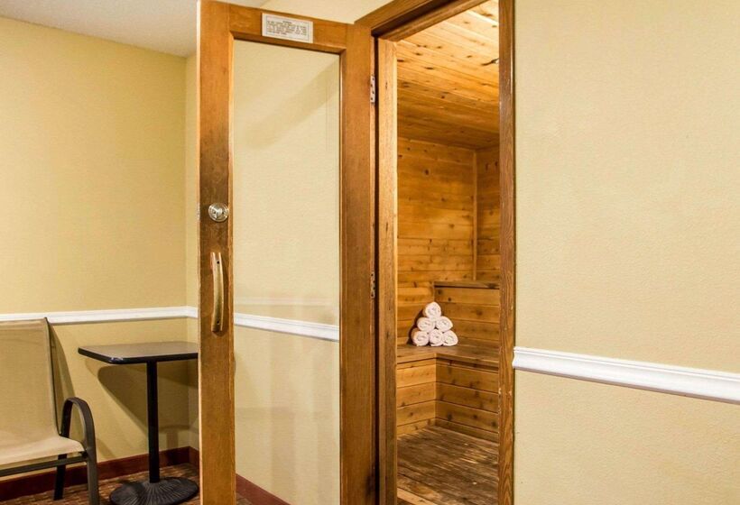 هتل Quality Inn & Suites Davenport Near I 80