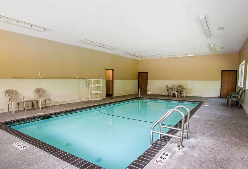 هتل Quality Inn & Suites Davenport Near I 80