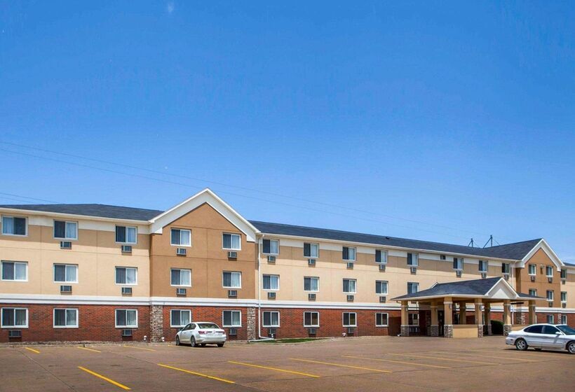 هتل Quality Inn & Suites Davenport Near I 80