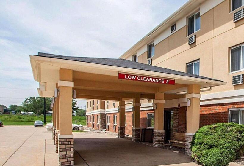 هتل Quality Inn & Suites Davenport Near I 80