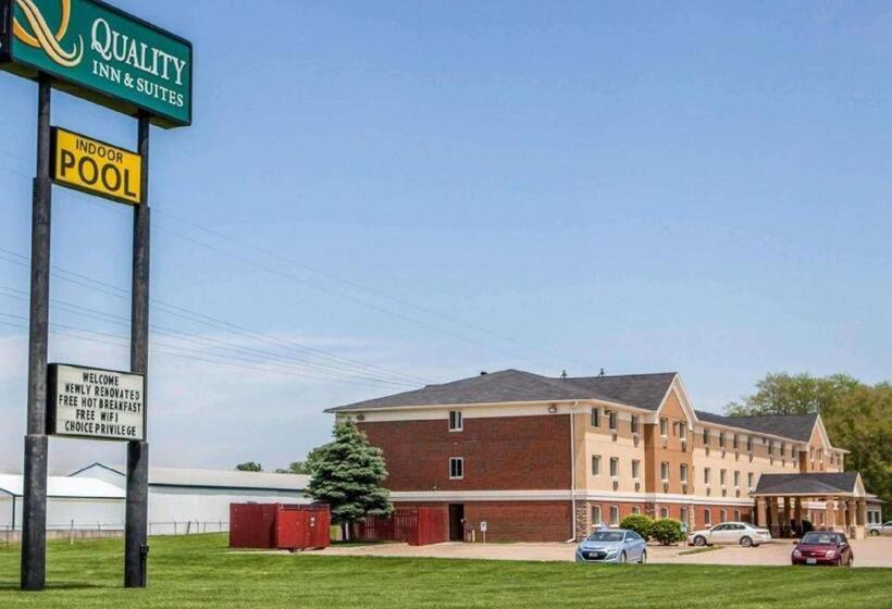 هتل Quality Inn & Suites Davenport Near I 80