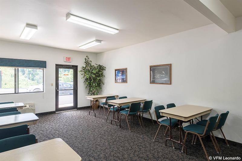 فندق Suburban Studios Lavale   Cumberland