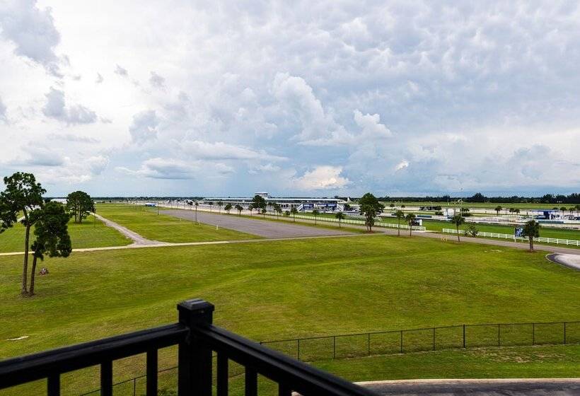 فندق Seven Sebring Raceway