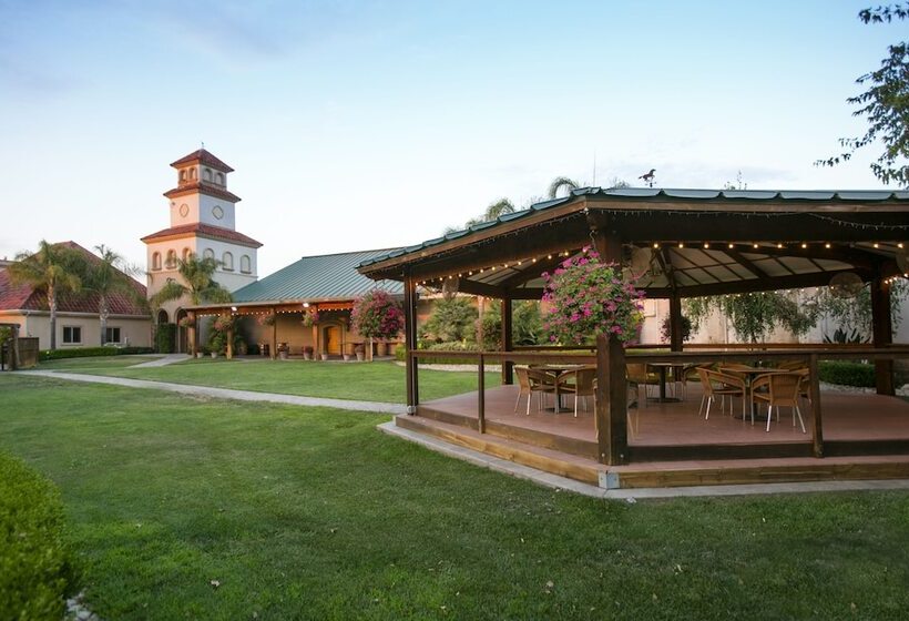 בית מלון כפרי South Coast Winery Resort & Spa