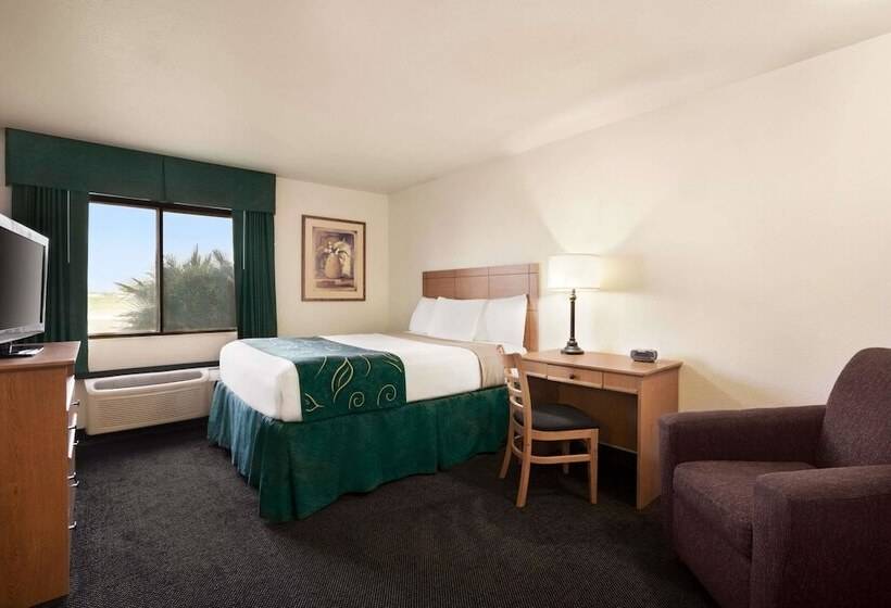 هتل Travelodge By Wyndham Pecos